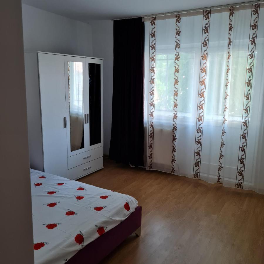 Apartament 2 Camere - Pitesti / 2-Rooms Apartment - Pitesti Exterior photo